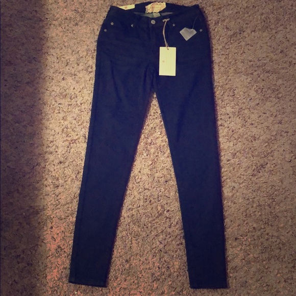 Altar'd State Denim - NWT sz 27 Altar’d State Skinnies!